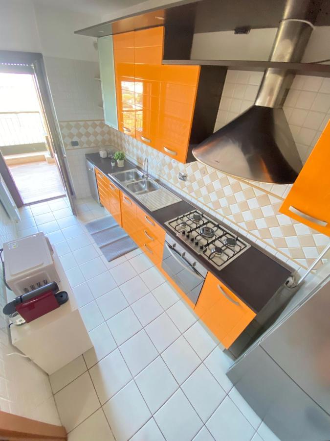 Sunset Escape Apartment - Panoramic Terrace Фиумичино Екстериор снимка
