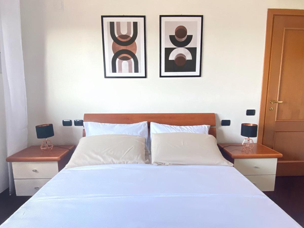 Sunset Escape Apartment - Panoramic Terrace Фиумичино Екстериор снимка