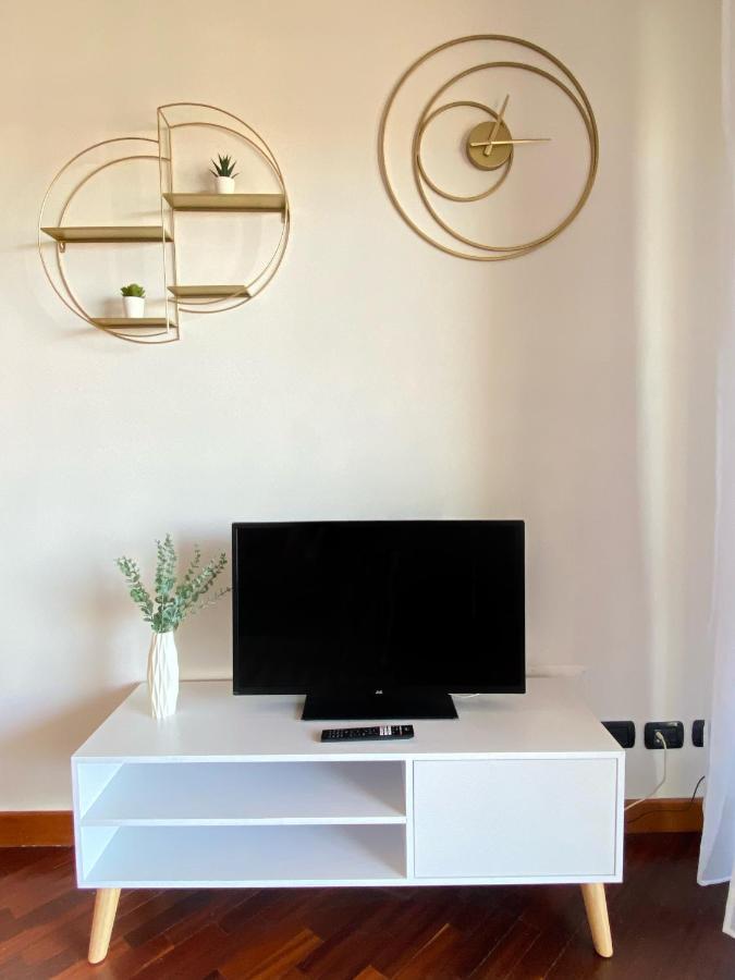 Sunset Escape Apartment - Panoramic Terrace Фиумичино Екстериор снимка