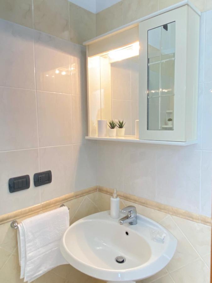 Sunset Escape Apartment - Panoramic Terrace Фиумичино Екстериор снимка