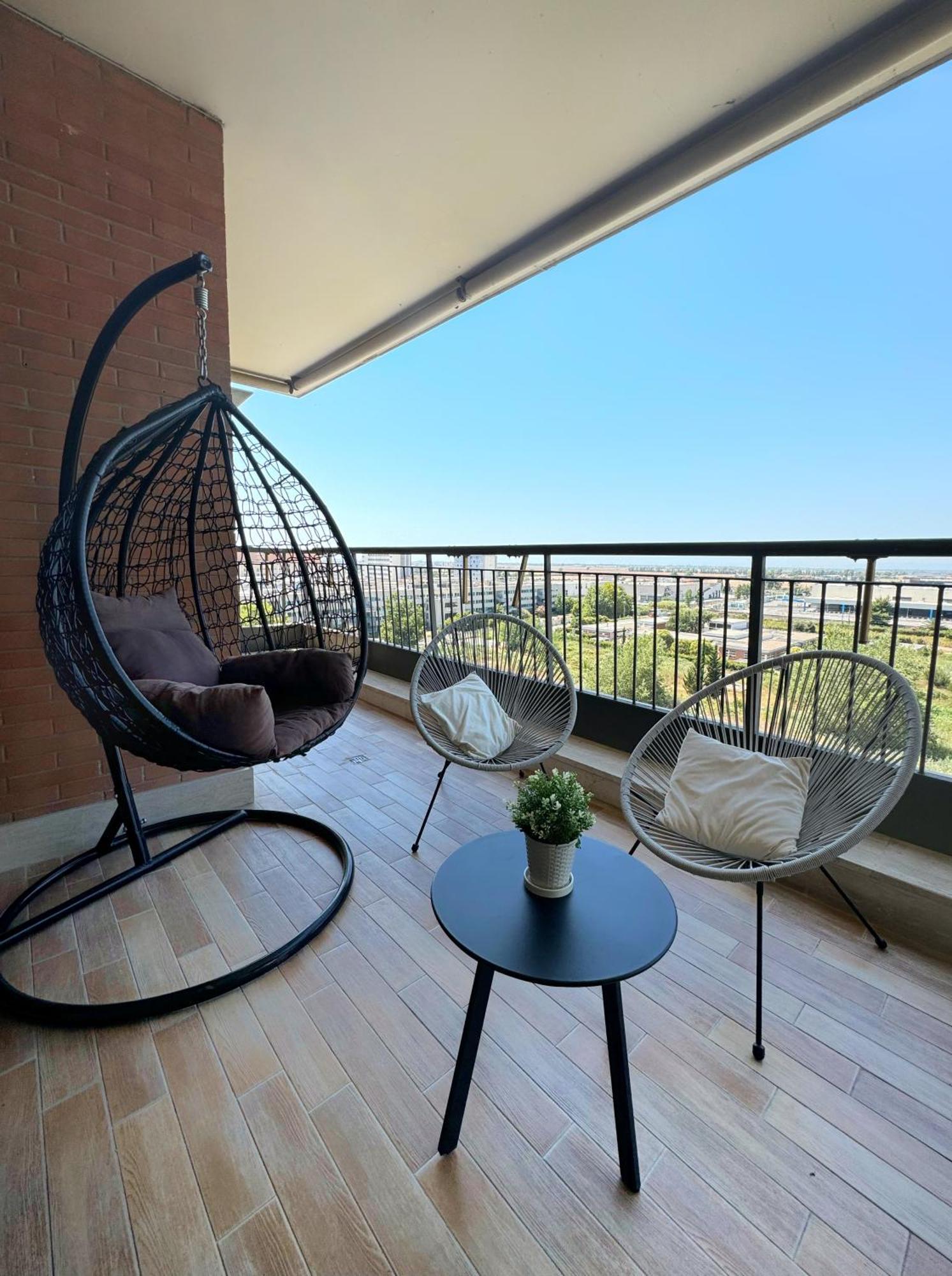 Sunset Escape Apartment - Panoramic Terrace Фиумичино Екстериор снимка
